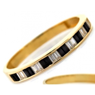 Złoty pierścionek z czarno-białymi cyrkoniami