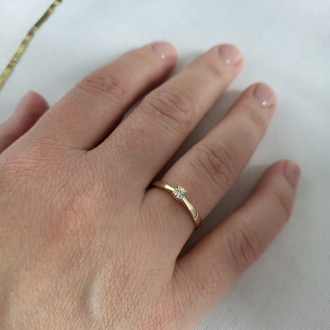 Złoty pierścionek zaręczynowy z cyrkonią PM001