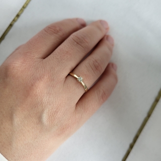 Złoty pierścionek zaręczynowy z cyrkonią PM001