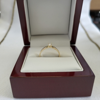 Złoty pierścionek zaręczynowy z cyrkonią PM002