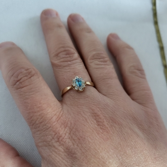 Złoty pierścionek z jasnoniebieską cyrkonią Markiza PM006/T