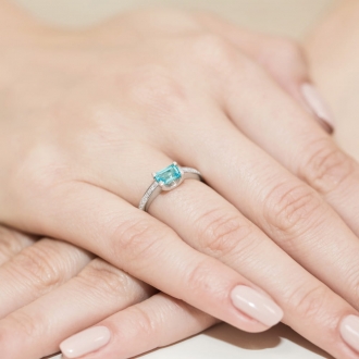 Pierścionek z białego złota z rubinem i brylantami BD105T/W