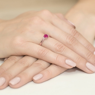 Pierścionek z różowego złota z rubinem i brylantami BD10R/R
