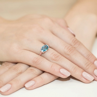 Pierścionek z różowego złota z topazem i brylantami BD148/R