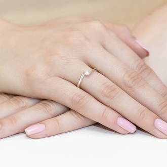 Pierścionek zaręczynowy z białego złota z brylantem 0.13ct BD160/W