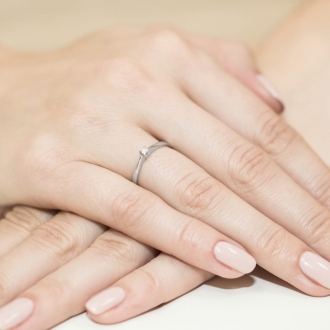 Pierścionek zaręczynowy z białego złota z brylantem 0.03ct BD175/W