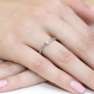 Pierścionek zaręczynowy z białego złota z brylantem 0.04ct BD181/W