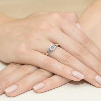 Pierścionek z białego złota z tanzanitem i brylantami BD185TZ/W