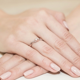 Pierścionek z różowego złota z brylantem 0.10ct BD190B/10/R