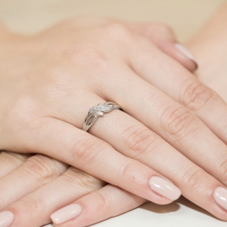 Pierścionek zaręczynowy z białego złota z brylantami 0.02ct BD192/W