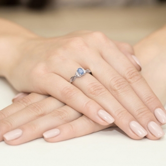 Pierścionek z białego złota z tanzanitem i brylantami BD19TZ/W