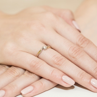 Pierścionek zaręczynowy z brylantem 0.10ct BD211/10