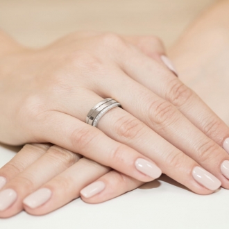 Pierścionek zaręczynowy z białego złota z brylantami 0.09ct BD214/W