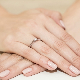 Pierścionek z różowego złota z brylantem 0.10ct BD221/10/R