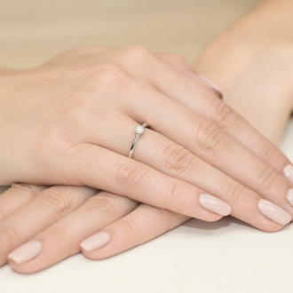 Pierścionek zaręczynowy z białego złota z brylantem 0.08ct BD224/08/W