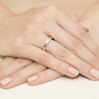 Pierścionek z różowego złota z brylantem 0.10ct BD225/10/R