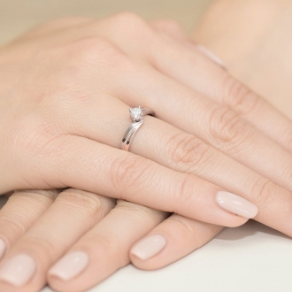 Pierścionek z różowego złota z brylantem 0.30ct BD231B/30/R