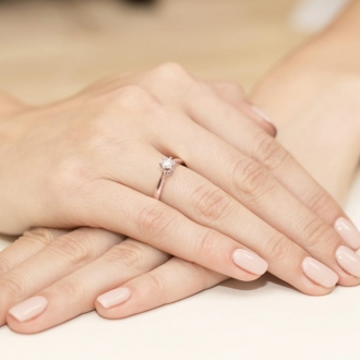 Pierścionek z różowego złota z brylantem 0.30ct BD234/30/R