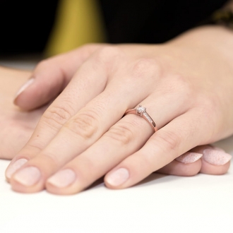 Pierścionek z różowego złota z brylantami 0.19ct BD258/R