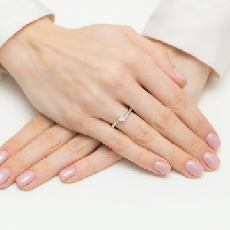 Pierścionek zaręczynowy z białego złota z brylantami 0.19ct BD262/W