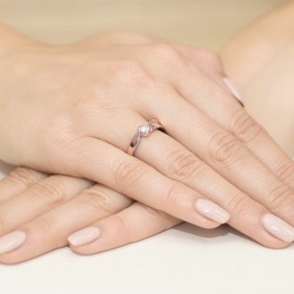 Pierścionek z różowego złota z brylantem 0.15ct BD278/R