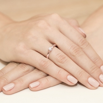 Pierścionek z różowego złota z brylantem 0.20ct BD292/R