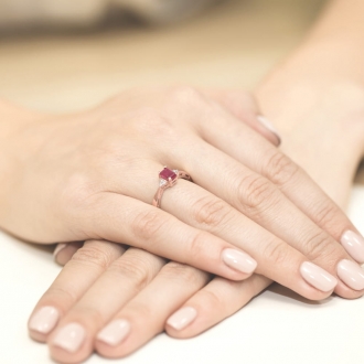 Pierścionek z różowego złota z rubinem i brylantami BD2R/R