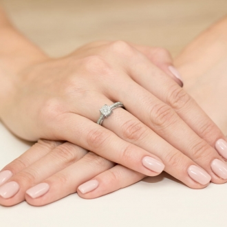 Pierścionek zaręczynowy z białego złota z brylantami 0.25ct BD302/W