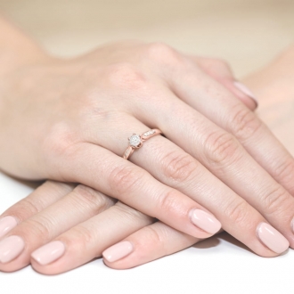 Pierścionek z różowego złota z brylantami 0.11ct BD328/R