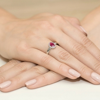 Pierścionek z białego złota z rubinem i brylantami BD330R/W