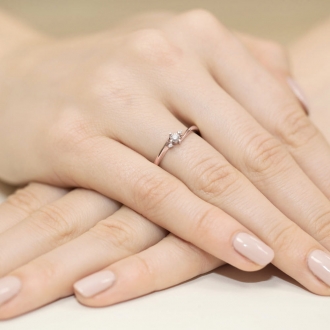 Pierścionek z różowego złota z brylantem 0.10ct BD346/R