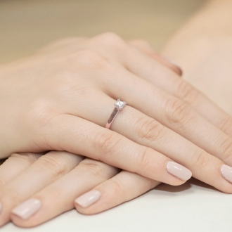 Pierścionek z różowego złota z brylantem 0.30ct BD347/R