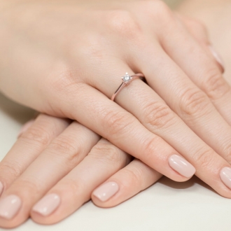 Pierścionek z różowego złota z brylantem 0.15ct BD367/R