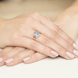 Pierścionek z różowego złota z topazem i brylantami BD37T/R