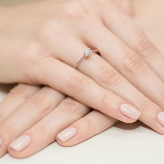 Pierścionek z różowego złota z brylantem 0.23ct BD387/R