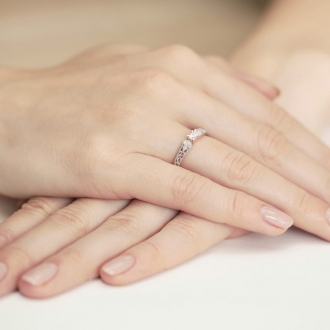 Pierścionek z różowego złota z brylantami 0.13ct BD411/R