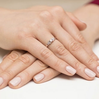 Pierścionek z różowego złota z brylantami 0.12ct BD414/R