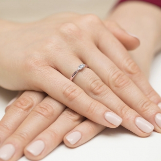 Pierścionek z różowego złota z brylantami 0.13ct BD428/R