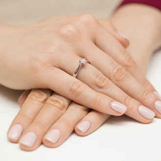 Pierścionek z różowego złota z brylantem 0.20ct BD429/R