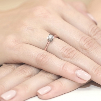 Pierścionek z różowego złota z brylantem 0.10ct BD47/R