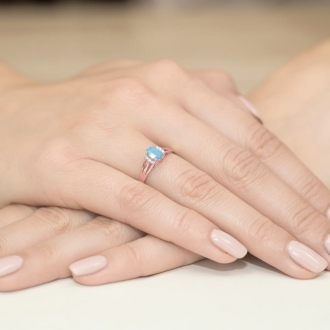 Pierścionek z różowego złota z topazem i brylantami BD5T/R