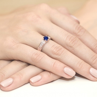 Pierścionek z różowego złota z szafirem i brylantami BD75S/R