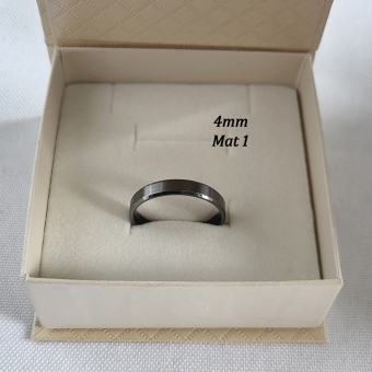 Obrączka z czarnego złota fazowana KRF/C/1, 4mm, Mat 1