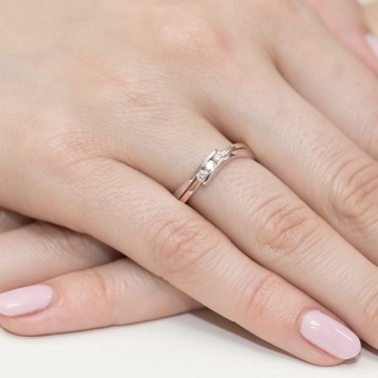 Pierścionek z różowego złota z brylantami 0.12ct BD159/R