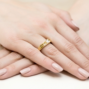 Złoty pierścionek zaręczynowy z brylantem 0.25ct BD15