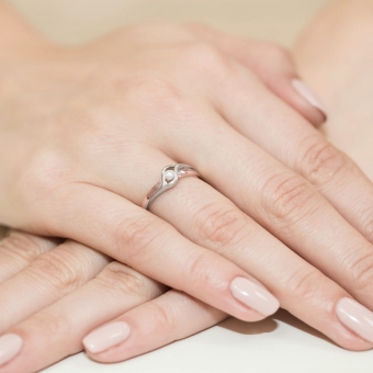Pierścionek z różowego złota z brylantem 0.10ct BD178/10/R