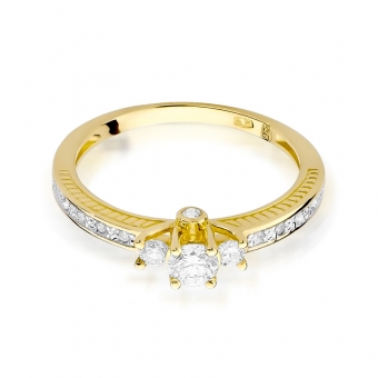 Złoty pierścionek zaręczynowy z brylantami 0.42ct BD199