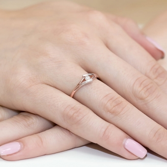 Pierścionek z różowego złota z brylantem 0.10ct BD250/R