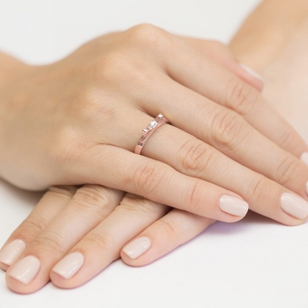 Pierścionek z różowego złota z brylantem 0.03ct BD290/R