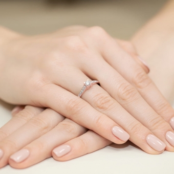 Pierścionek z różowego złota z brylantami 0.44ct BD364/R